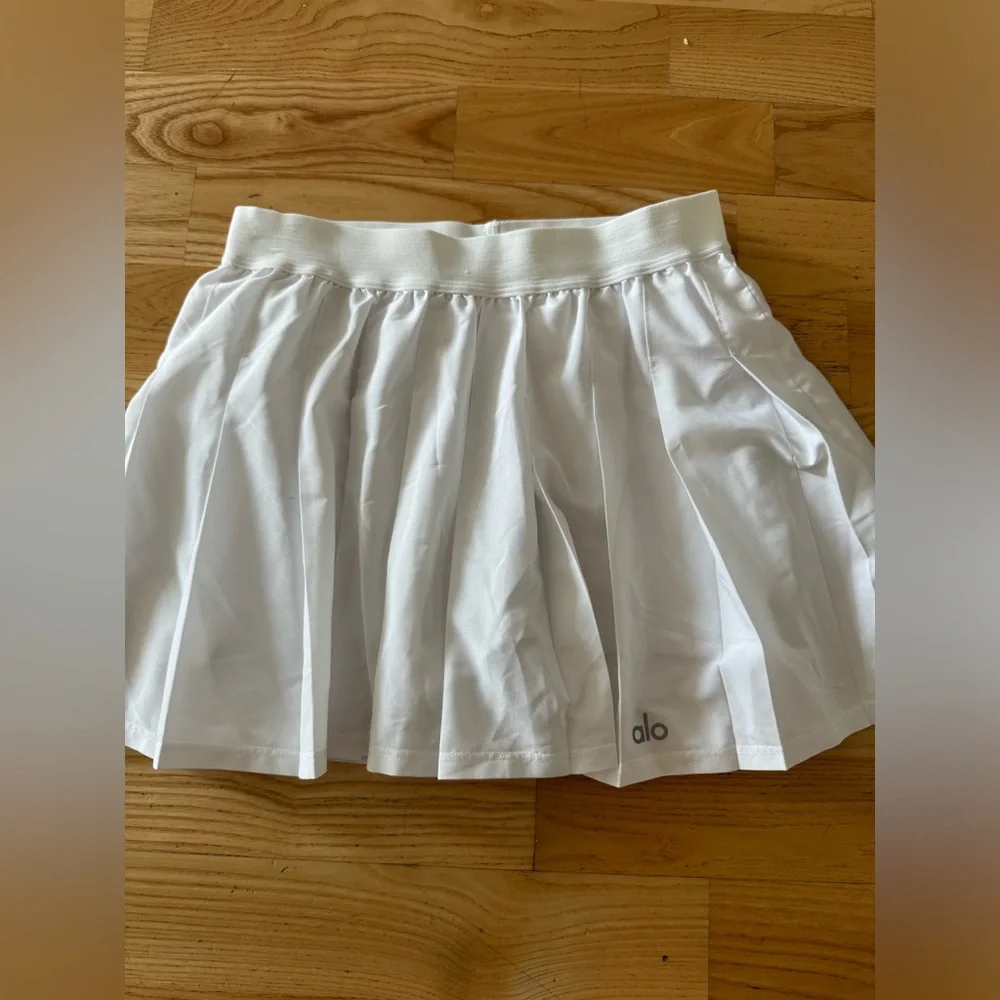 Alo yoga tennis skirt xs white